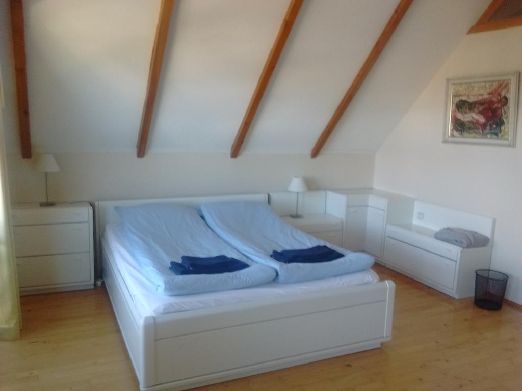 Reykjavik Peace Center Guesthouse Екстер'єр фото